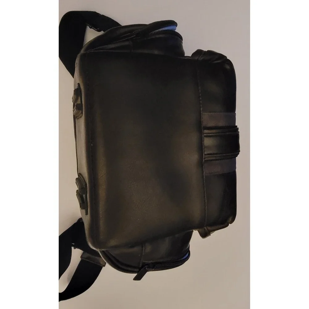 Extreme Gear Camera Bag Clip Closure Lots Of Room Compartment Divider clean Fun